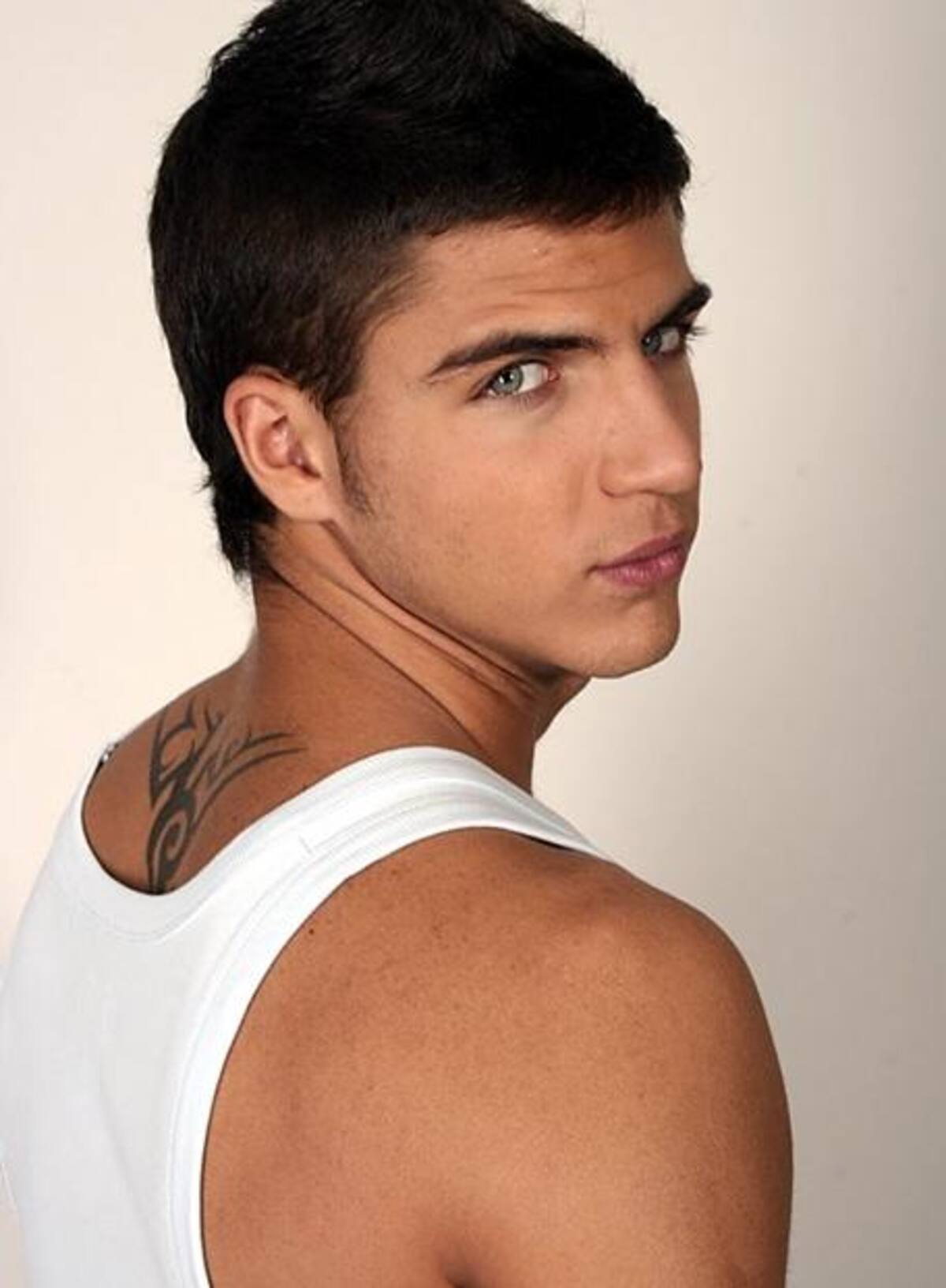 Maxi Iglesias es el nuevo fichaje de la serie de televisión Los protegidos