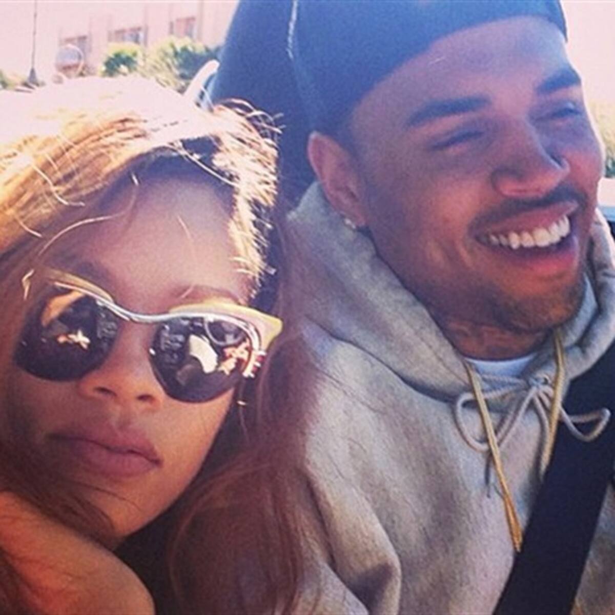¿Rihanna publicó una foto junto su ex?