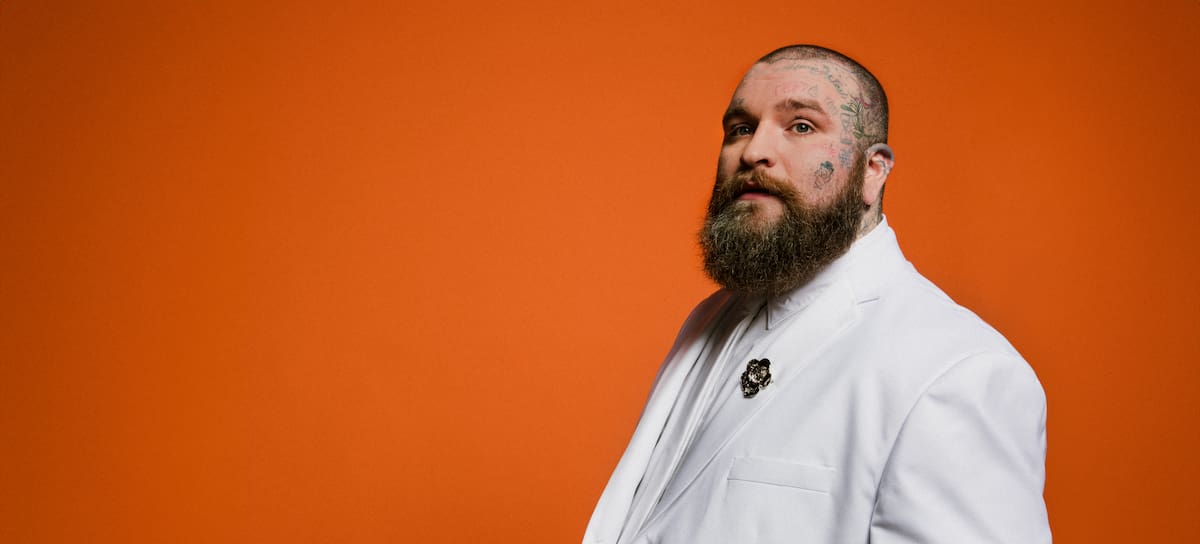 Teddy Swims, en una imagen promocional cortesía de Warner Music