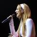 Belén Aguilera vive una pedida de mano durante su concierto de Barcelona