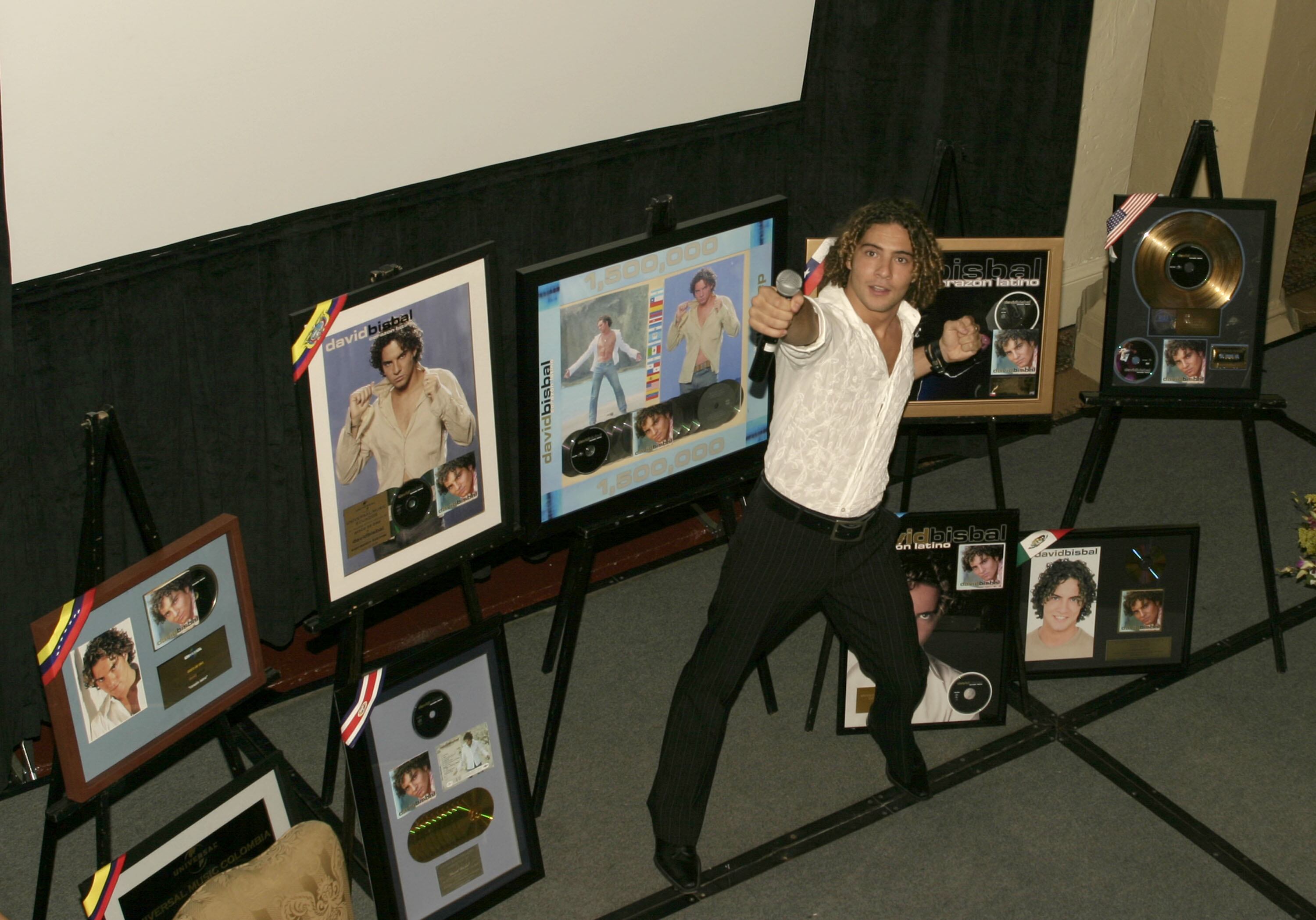 David Bisbal recibe 8 discos de oro y 1 disco de diamante por las ventas de 1,5 millones de copias de su álbum Corazón Latino (Foto de Rodrigo Varela/WireImage).