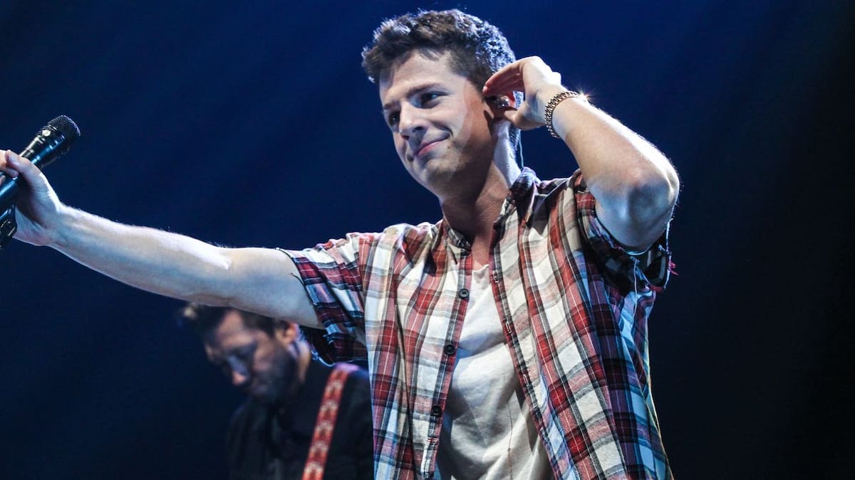 Charlie Puth anuncia Girlfriend, su nuevo single..., ¿con la entrepierna?
