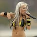 Christina Aguilera posa en topless para recrear la portada de ‘Stripped’