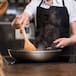 Un chef e instructor pide que jamás cocinemos estos 4 alimentos con este tipo de sartén