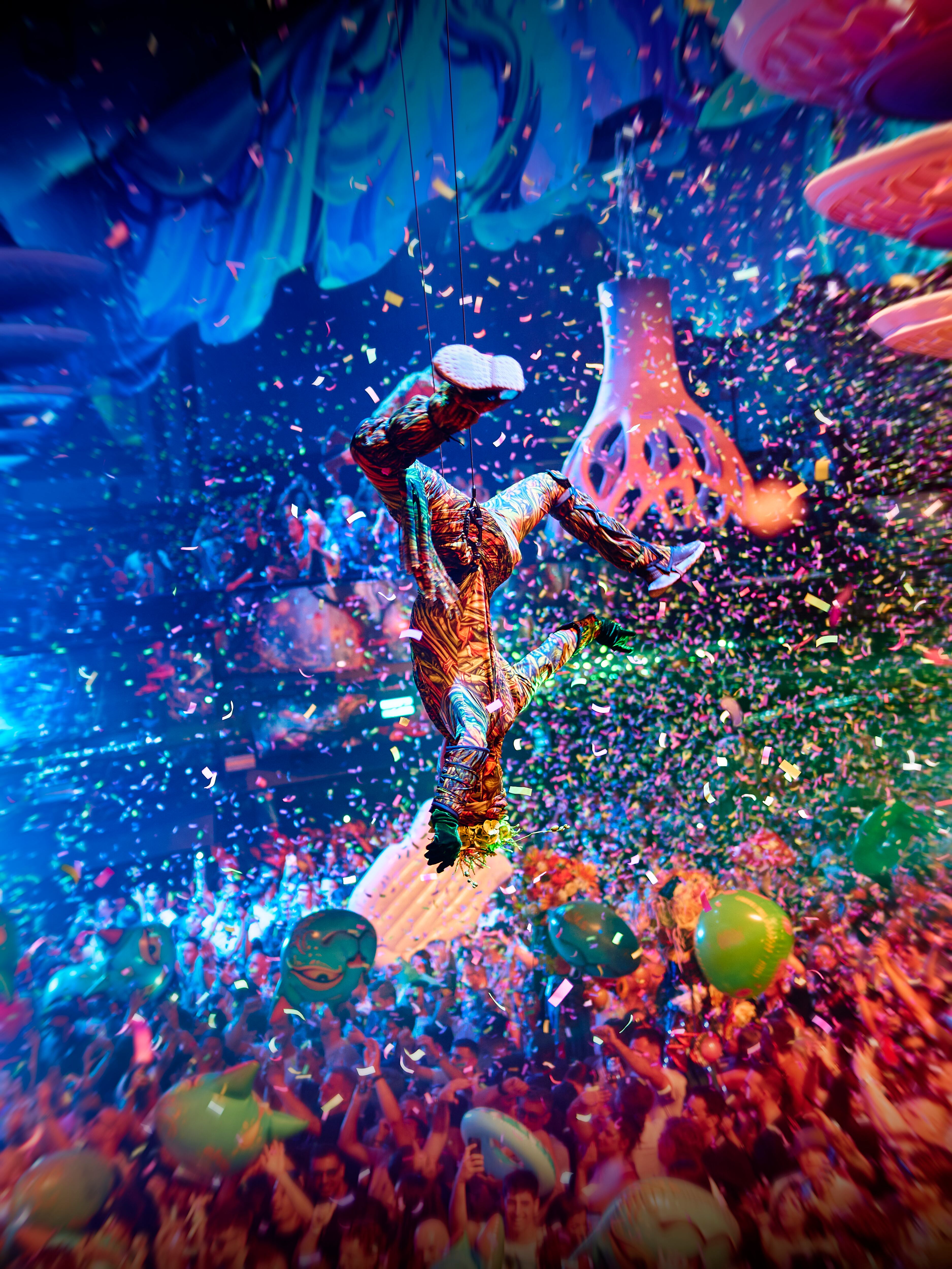 Inauguración de elrow en [UNVRS]