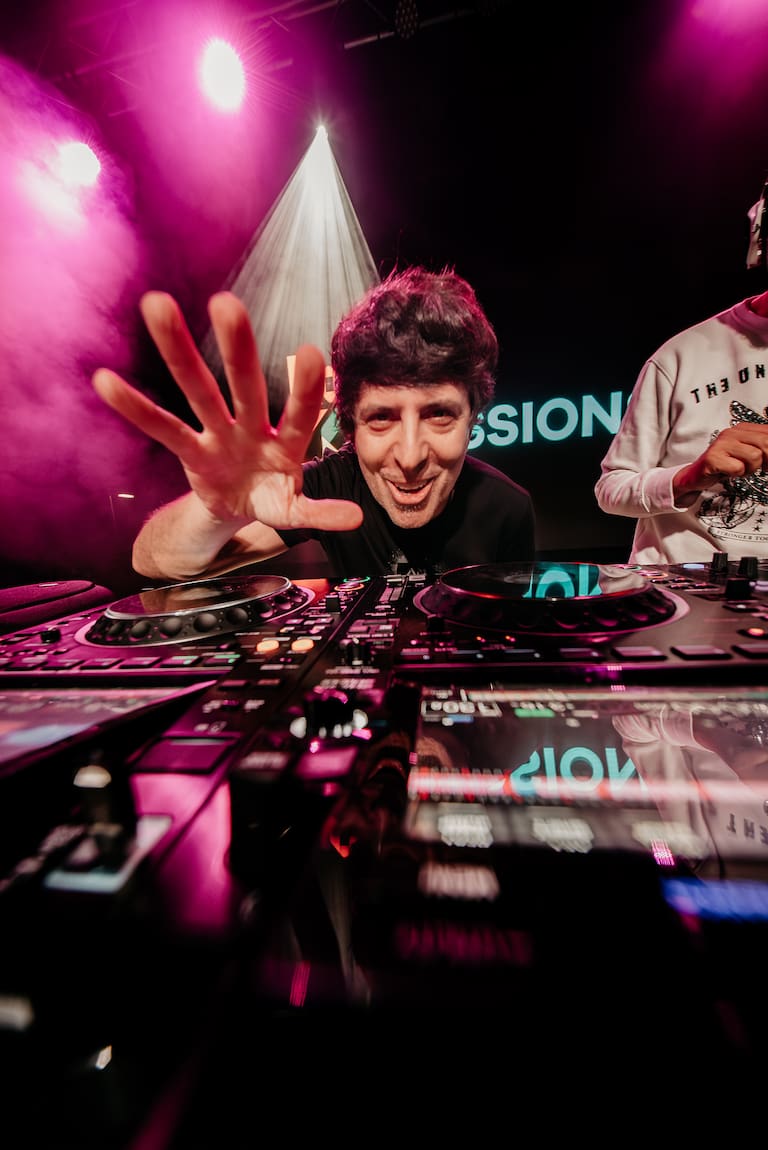 Dani Moreno, &#039;El Gallo&#039;, fue uno de los encargados de la sesión musical en Palencia.