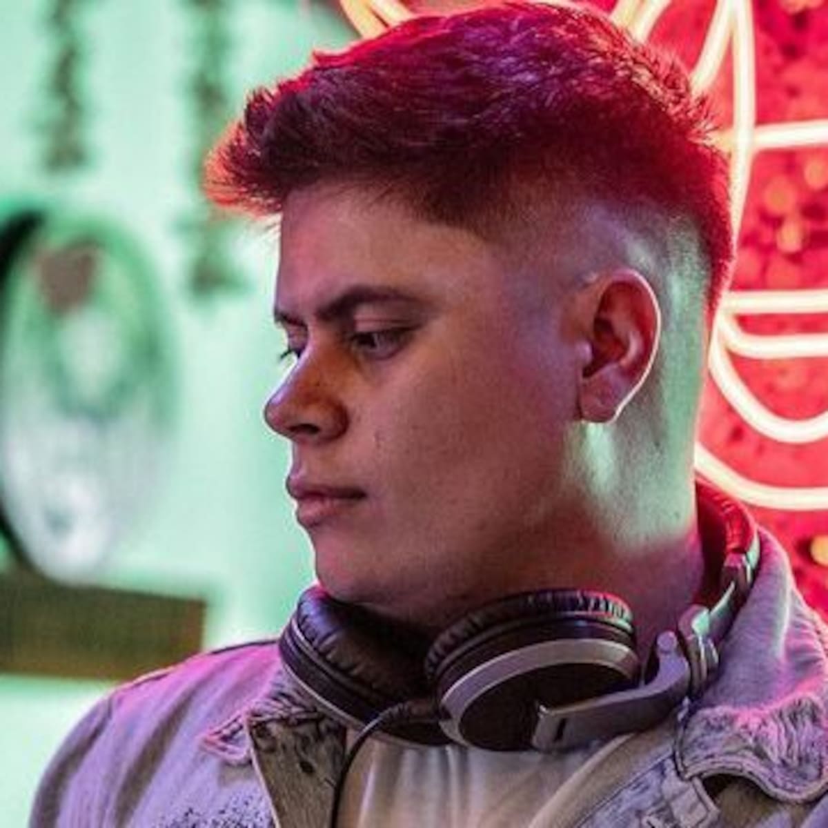 Dj Johnnie: matizará con mixes tus tardes en los 40