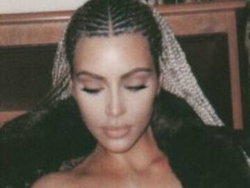 Kim Kardashian enseña todo a sus fans en atrevidas fotos