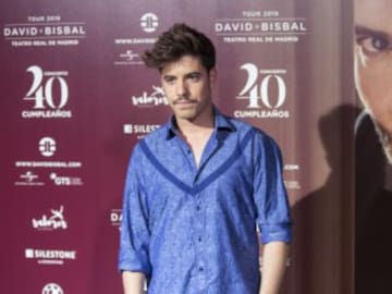Roi Méndez lanza una nueva canción, “asfalto y gasolina”