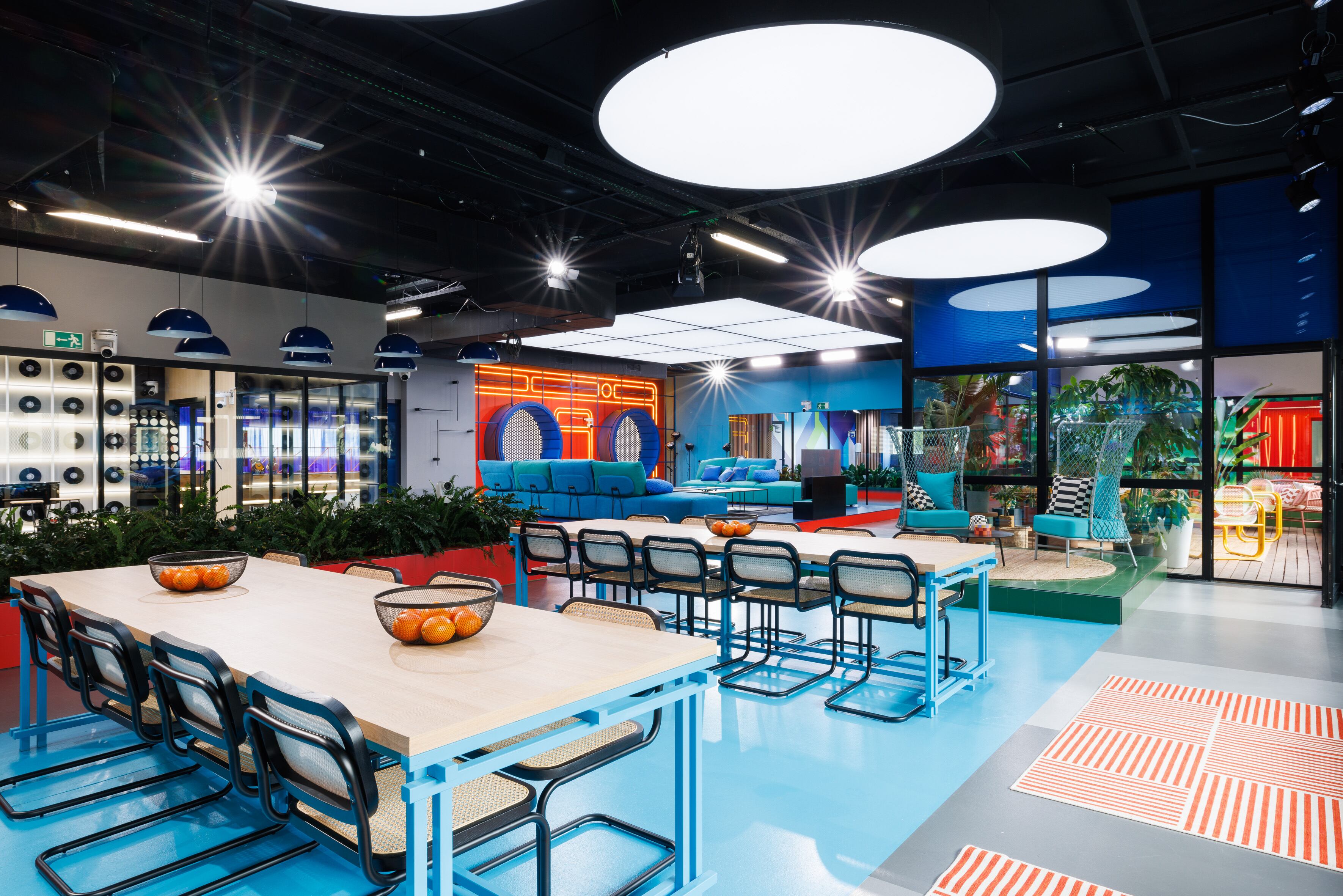 En las comidas de la Academia siempre se fraguan grandes debates. Desde algún que otro alegato a la grandeza de los San Jacobos a los momentos de apoyo porque hay compañeros que son inferiores "vocalmente solo". Estamos seguros de que en esta edición volverá a ser el foco de grandes momentos.