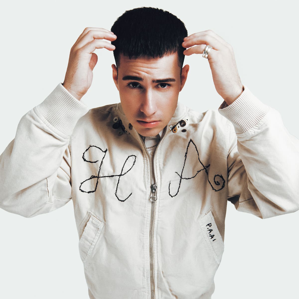 Así es 'no sé si quiero volver', el primer single de Guille Toledano tras salir de 'Operación Triunfo 2025': letra y significado de la canción