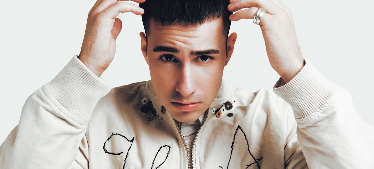 Guille Toledano en la portada de su single debut tras 'Operación Triunfo 2025'. / Amazon Content Services, LLC / Gestmusic Proyectos, S.L.U