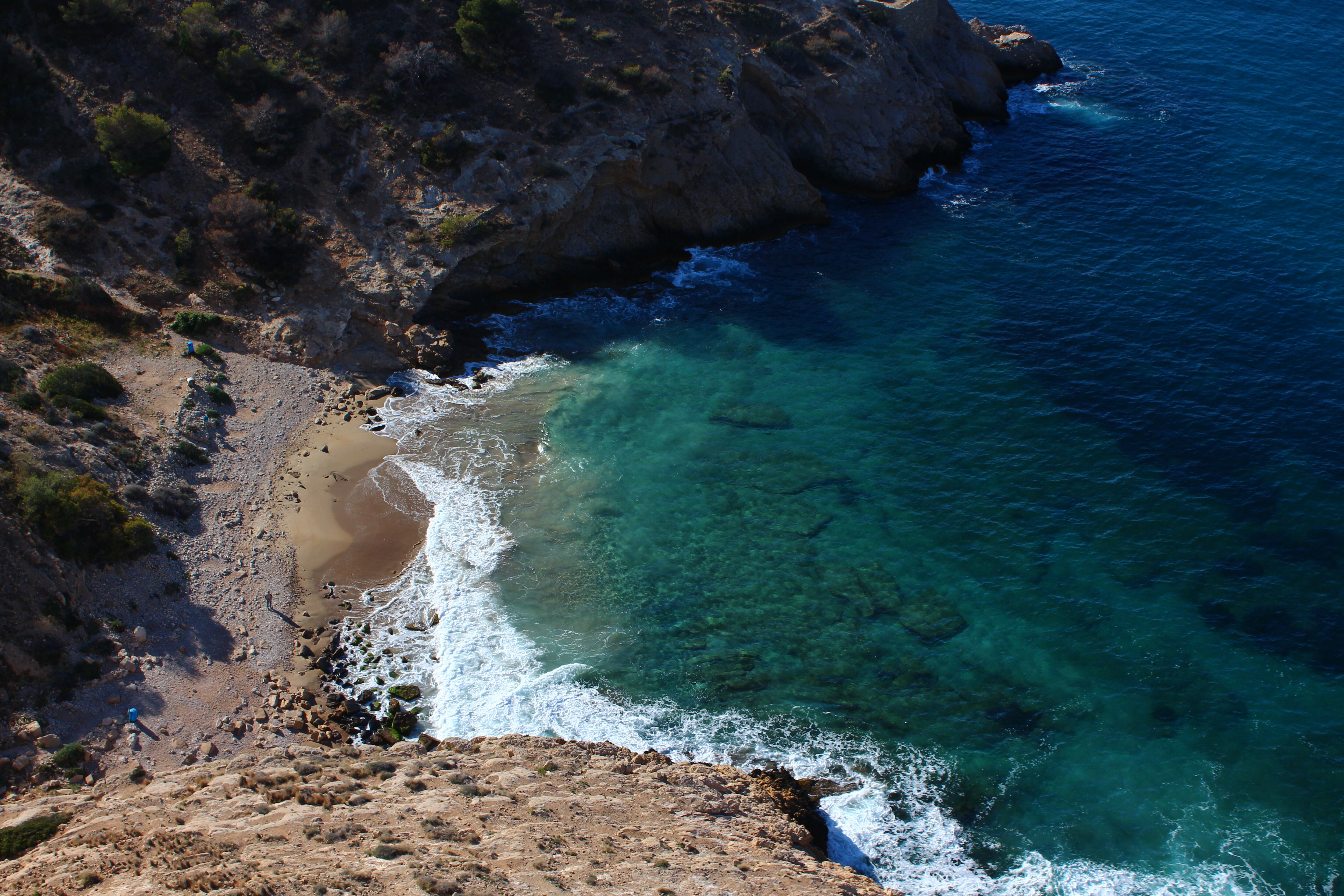 Cala Almadrava, el rincón perfecto para los que buscan tranquilidad en Benidorm