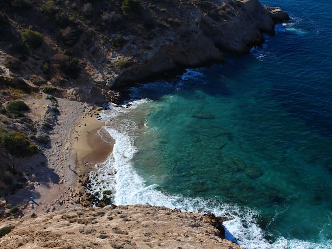 Cala Almadrava, el rincón perfecto para los que buscan tranquilidad en Benidorm