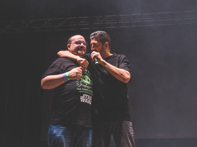 Curro García, nuestro compañero de LOS40 Castilla-La Mancha, y Tony Aguilar, el tándem perfecto de LOS40 Pop Toledo. Fotógrafo: David Gamero