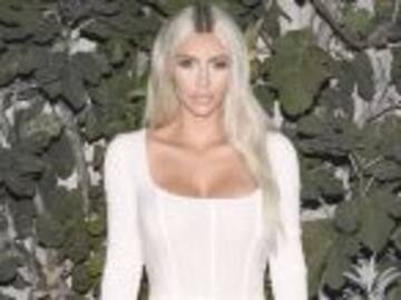 Kim Kardashian causa polémica con selfie desnuda