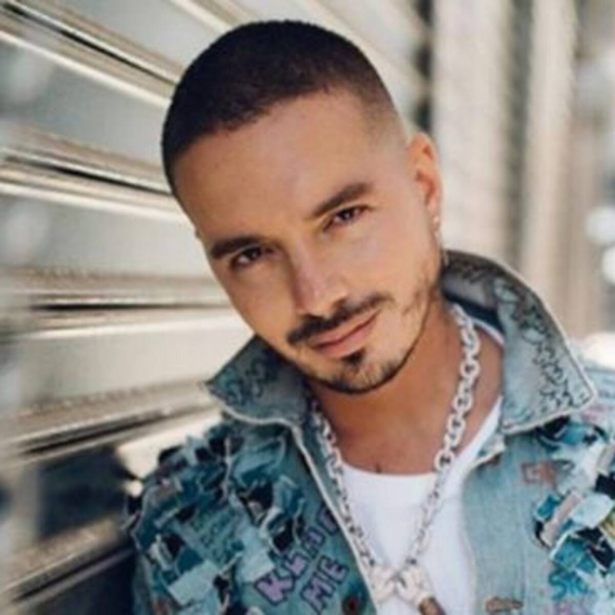 J Balvin da mucho de qué hablar en redes sociales por "haber comprado una casa en Costa Rica"