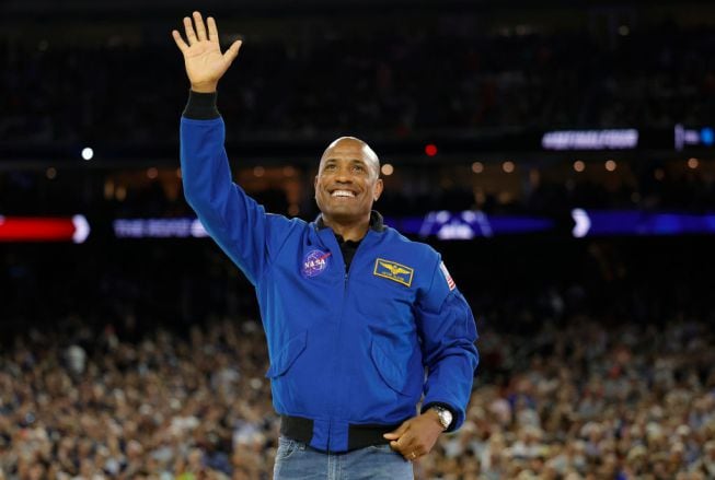 El astronauta de la NASA Victor Glover.