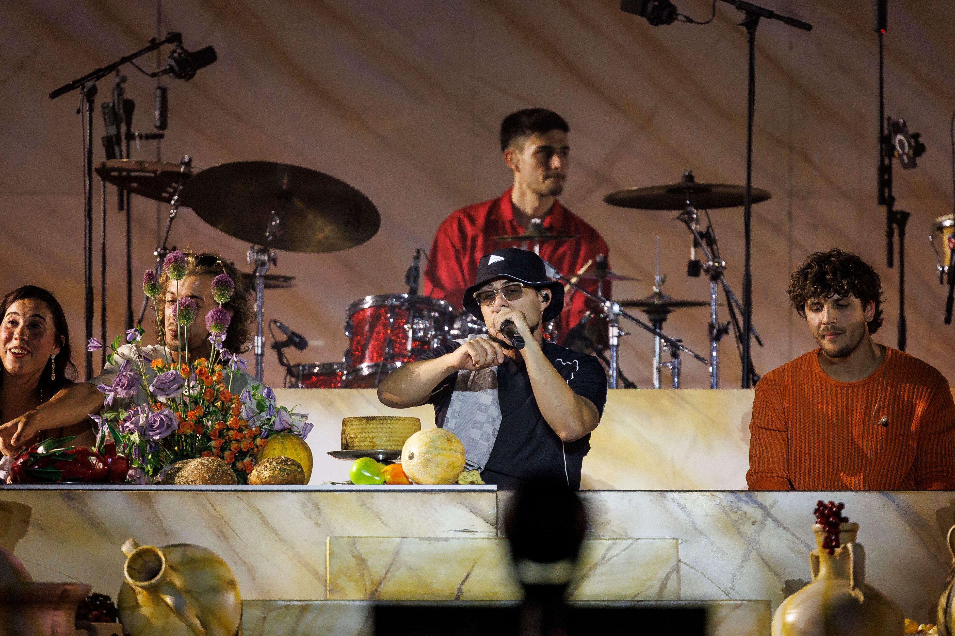 Dellafuente durante su 'última cena' milagrosa en el Coca-Cola Music Experience 2026. / Nabscab