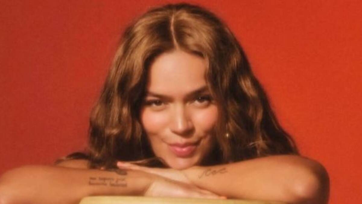 Karol G desata drama con Anahí en su nueva era "Tropicoqueta"