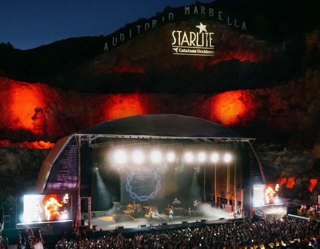 El escenario del Starlite Festival durante el concierto de Sebastián Yatra.