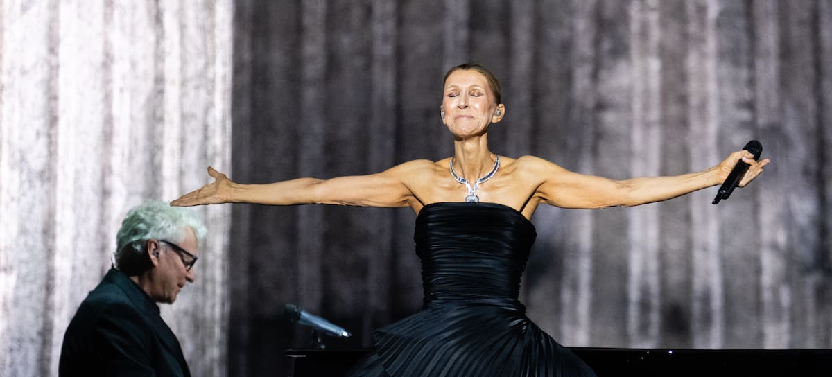 NANTERRE, FRANCIA - 12 DE SEPTIEMBRE: Céline Dion actúa en la noche inaugural de su residencia en el Paris La Défense Arena el 12 de septiembre de 2026 en Nanterre, Francia. (Foto de Samir Hussein/WireImage)