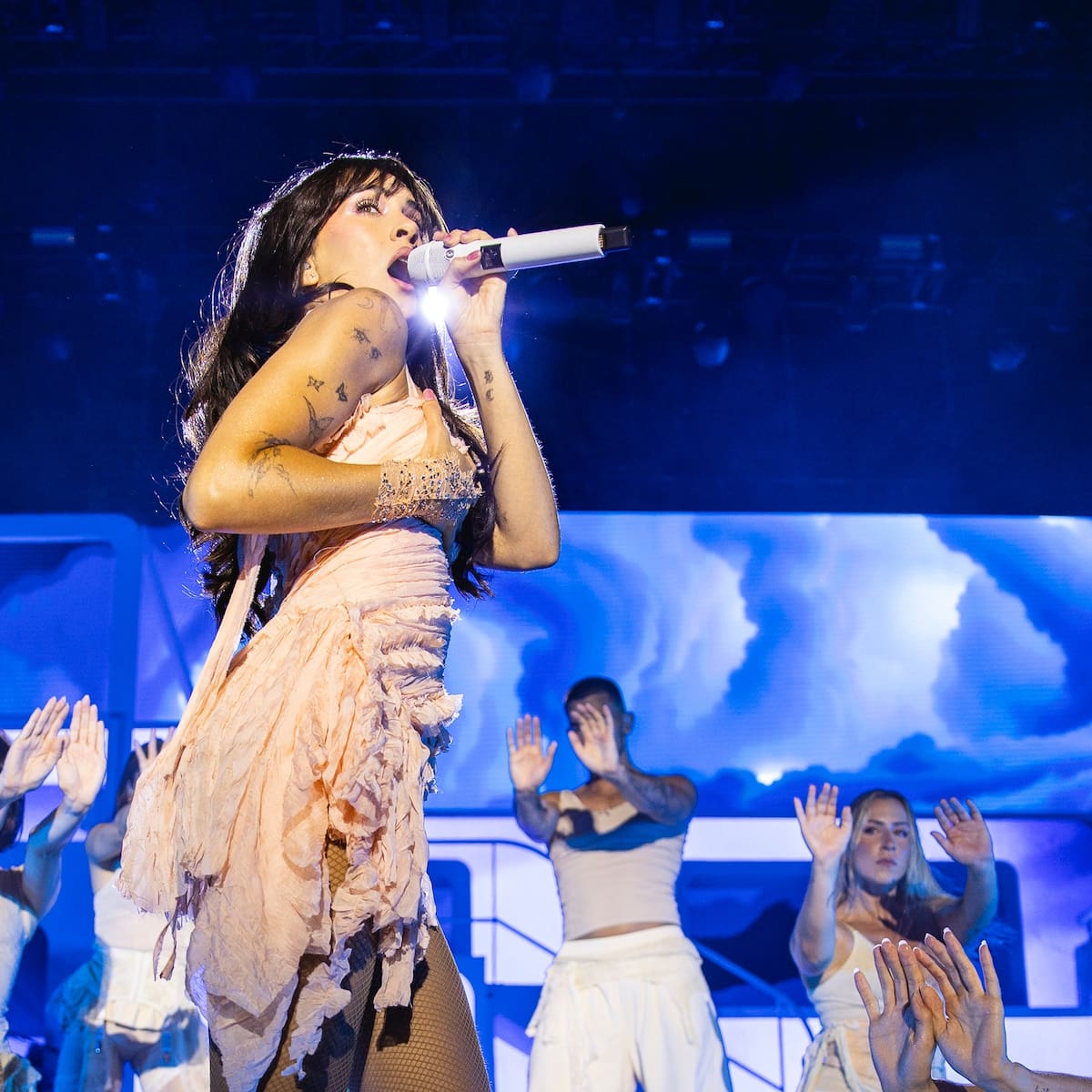 El nuevo secreto de Aitana: ¿qué significa el reloj de su último concierto y por qué marca esa hora?