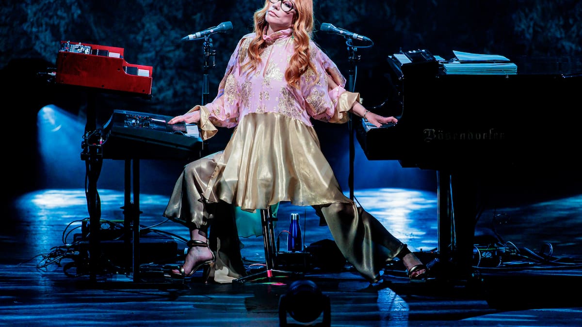 Tori Amos en lo musical, Robin Le Norman en lo deportivo y lo nuevo de Elísabet Benavent, Manuel Marlasca o Defreds