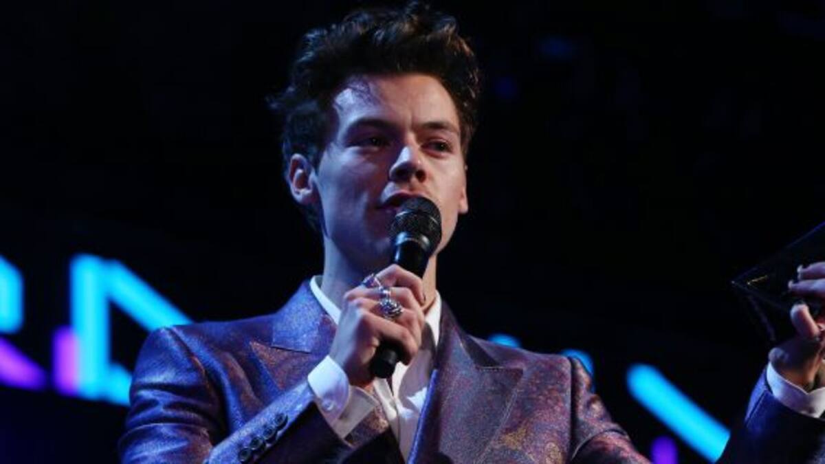 ¡El apasionado beso de Harry Styles con un hombre!