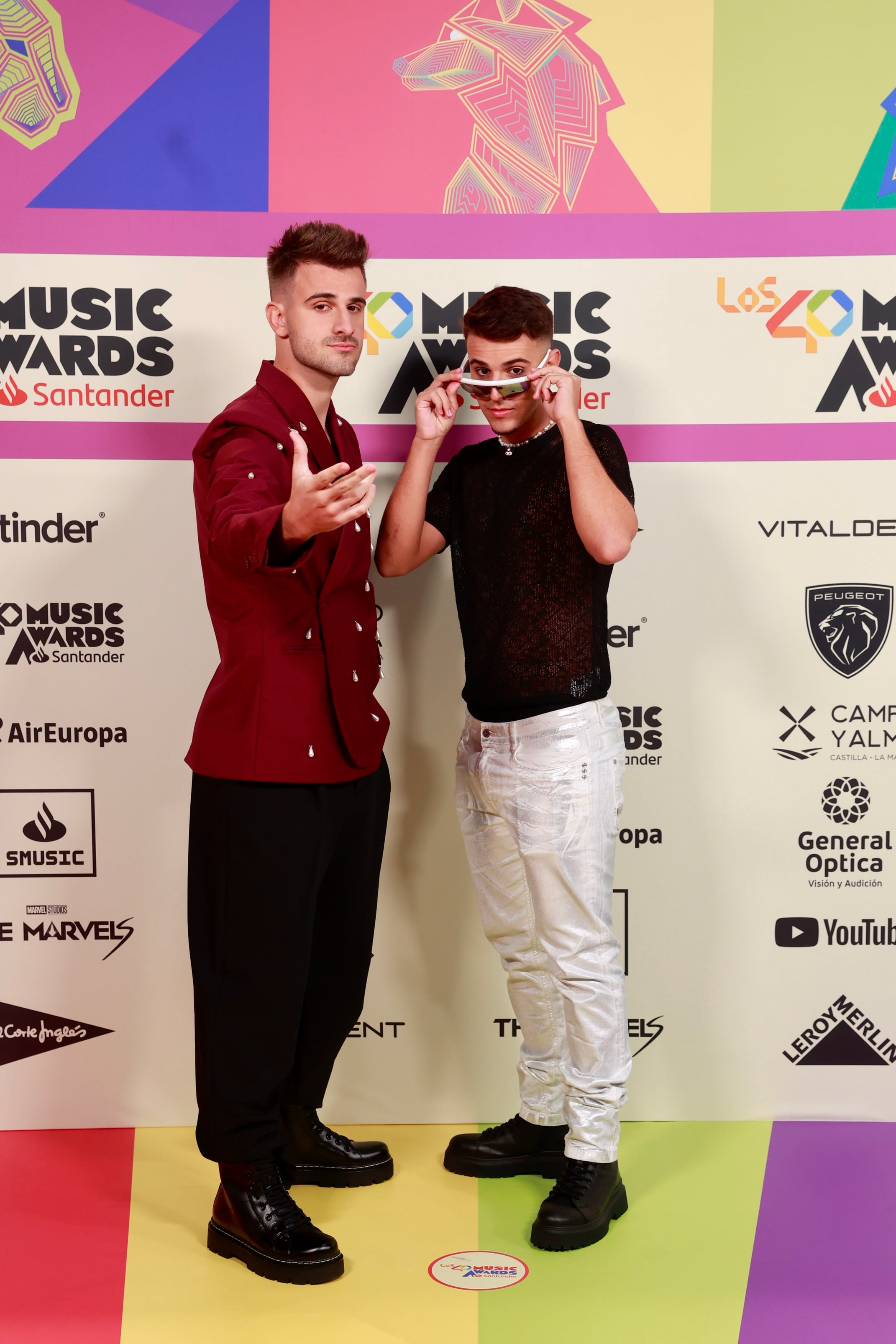 Adexe y Nau en la alfombra roja de LOS40 Music Awards Santander 2023 / Foto: Jorge París y Elena Buenavista