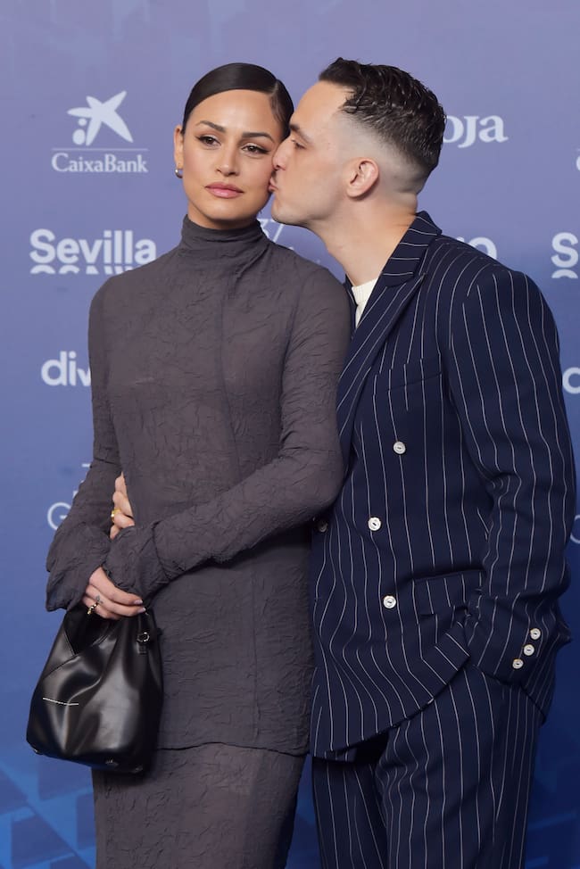 C. Tangana y Rocío Aguirre en la alfombra roja de los Premios Goya 2023 (Photo by Juan Naharro Gimenez/WireImage)