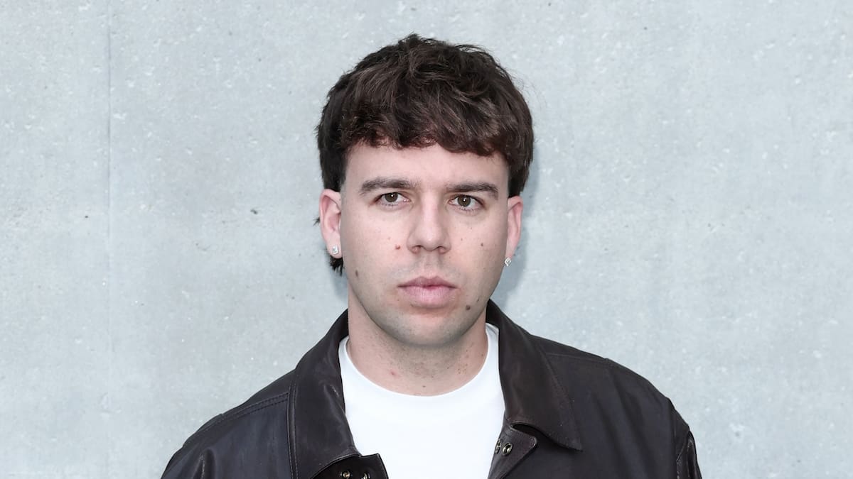 Una lona gigante de Quevedo protagoniza el centro de Madrid: ¿qué quiere decir?