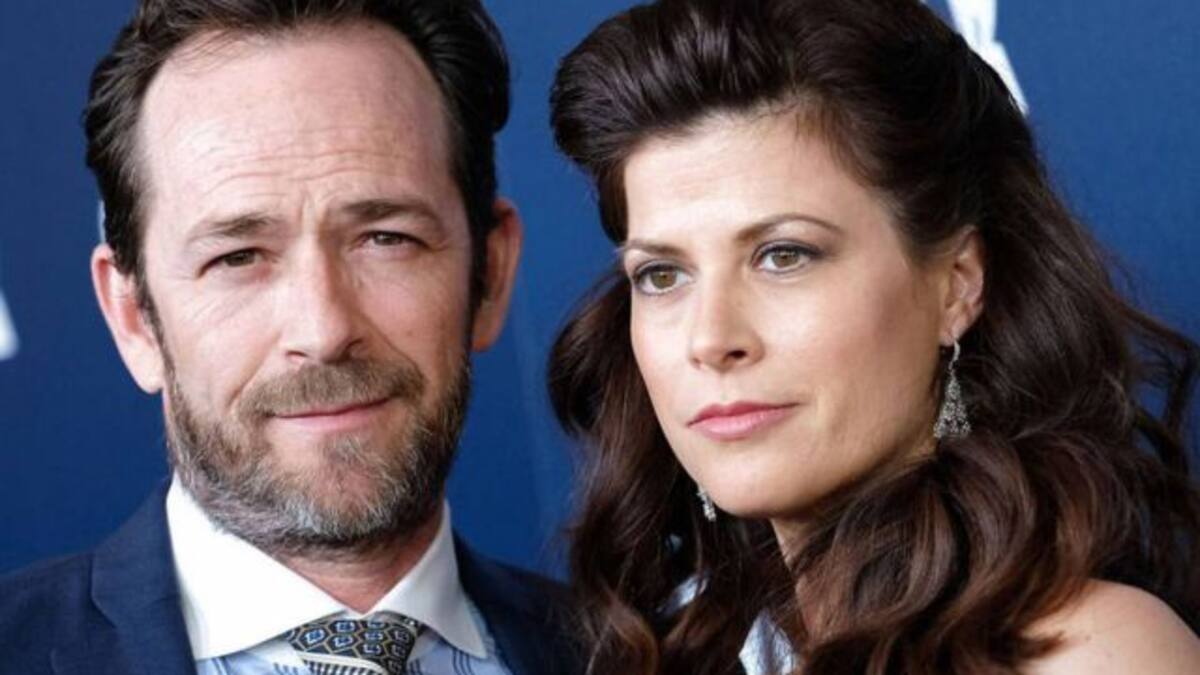 La prometida de Luke Perry rompe su silencio