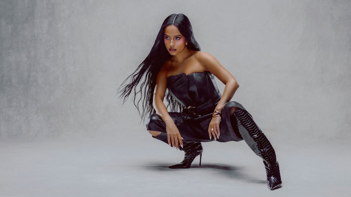 Becky G, Luis Fonsi, Martin Urrutia y Katseye llegan al ecuador de agosto con sus nuevas canciones