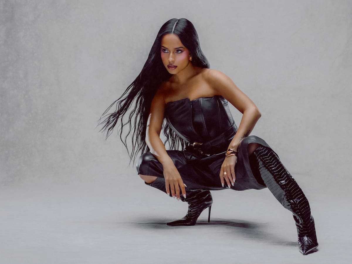 Becky G, Luis Fonsi, Martin Urrutia y Katseye llegan al ecuador de agosto con sus nuevas canciones