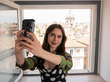 Esta es la escena de 'Emily en París' que nos está desvelando lo que pasará en la quinta temporada