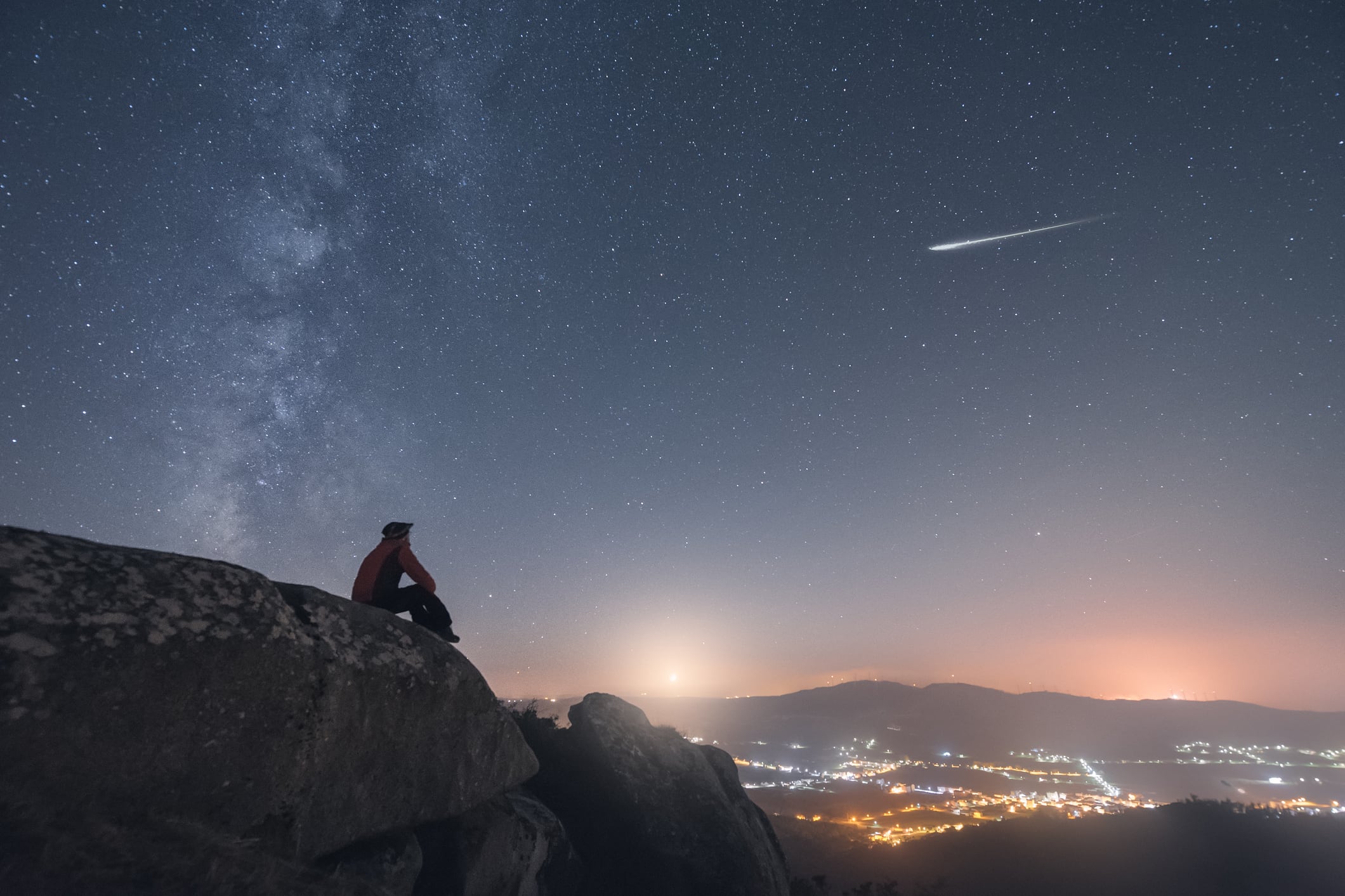 Para ver las Perseidas hay que evitar la contaminación lumínica.