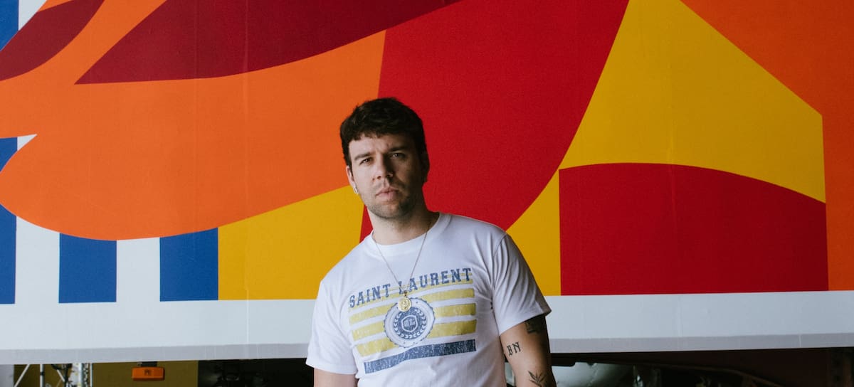 Quevedo en el videoclip de 'Ni Borracho'