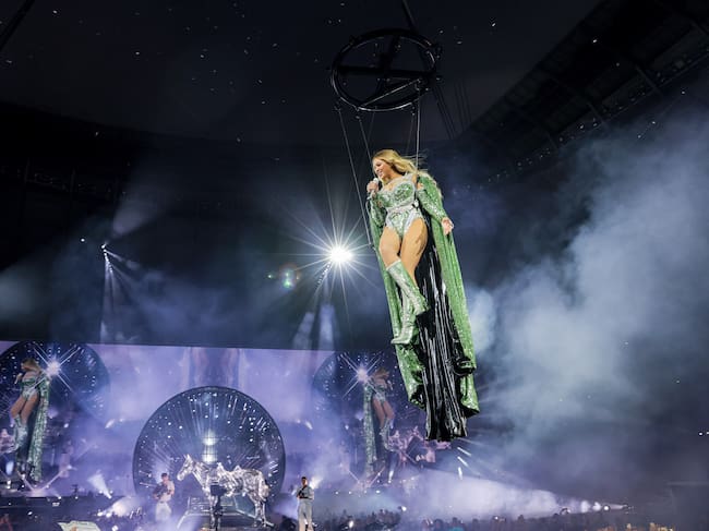 VARSOVIA, POLONIA - 27 DE JUNIO: (SOLO PARA USO EDITORIAL) (COBERTURA EXCLUSIVA) Beyoncé actúa en el escenario durante la gira mundial “RENAISSANCE WORLD TOUR” en el PGE Narodowy el 27 de junio de 2023 en Varsovia, Polonia. (Foto de Kevin Mazur/WireImage para Parkwood)