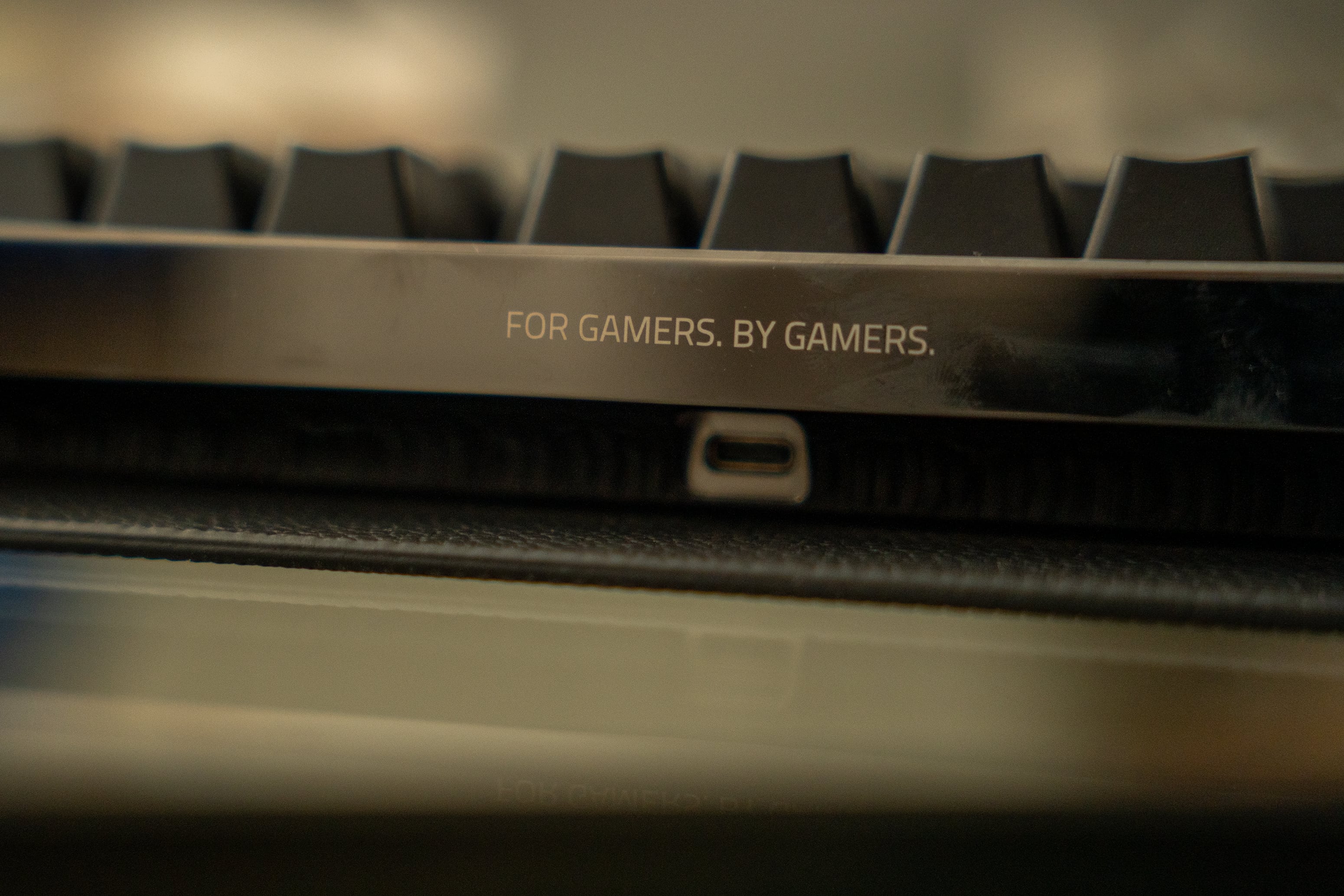 Huntsman V3 Pro Signature Edition