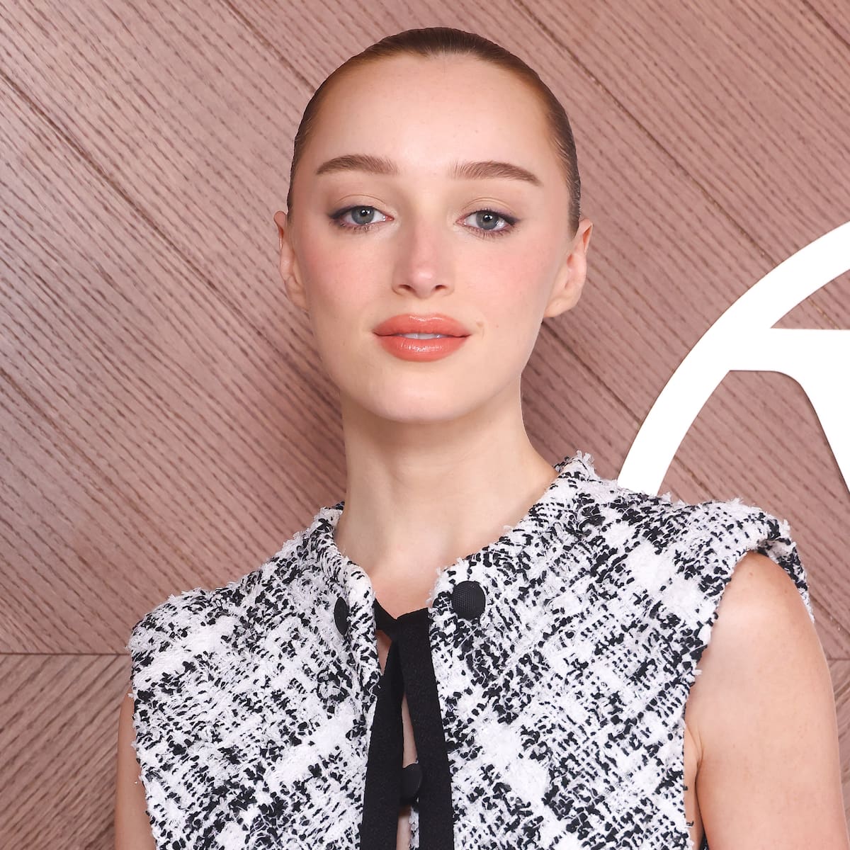Phoebe Dynevor desvela el motivo por el que dejó 'Los Bridgerton' y si volverá a la serie