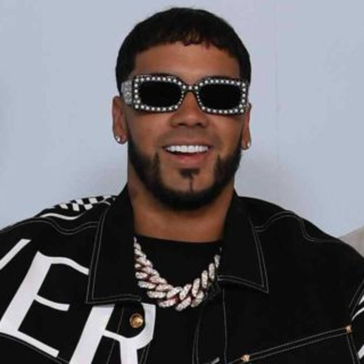 Anuel AA fue corregido por la RAE por esta falta de ortografía