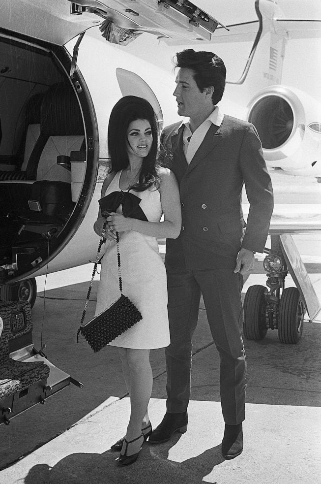 Elvis Presley y su mujer Priscilla. 