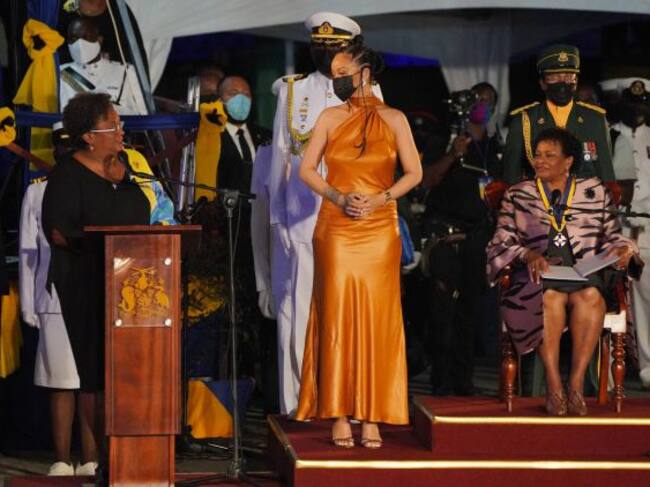 Rihanna en la ceremonia por la nueva República de Barbados.
