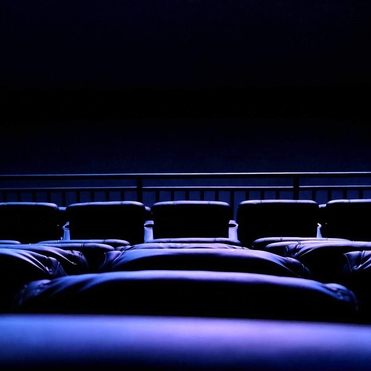 Estas son las películas que se estrenan este fin de semana en cines: 'Hellboy: El hombre retorcido', 'Tres Adioses' y más