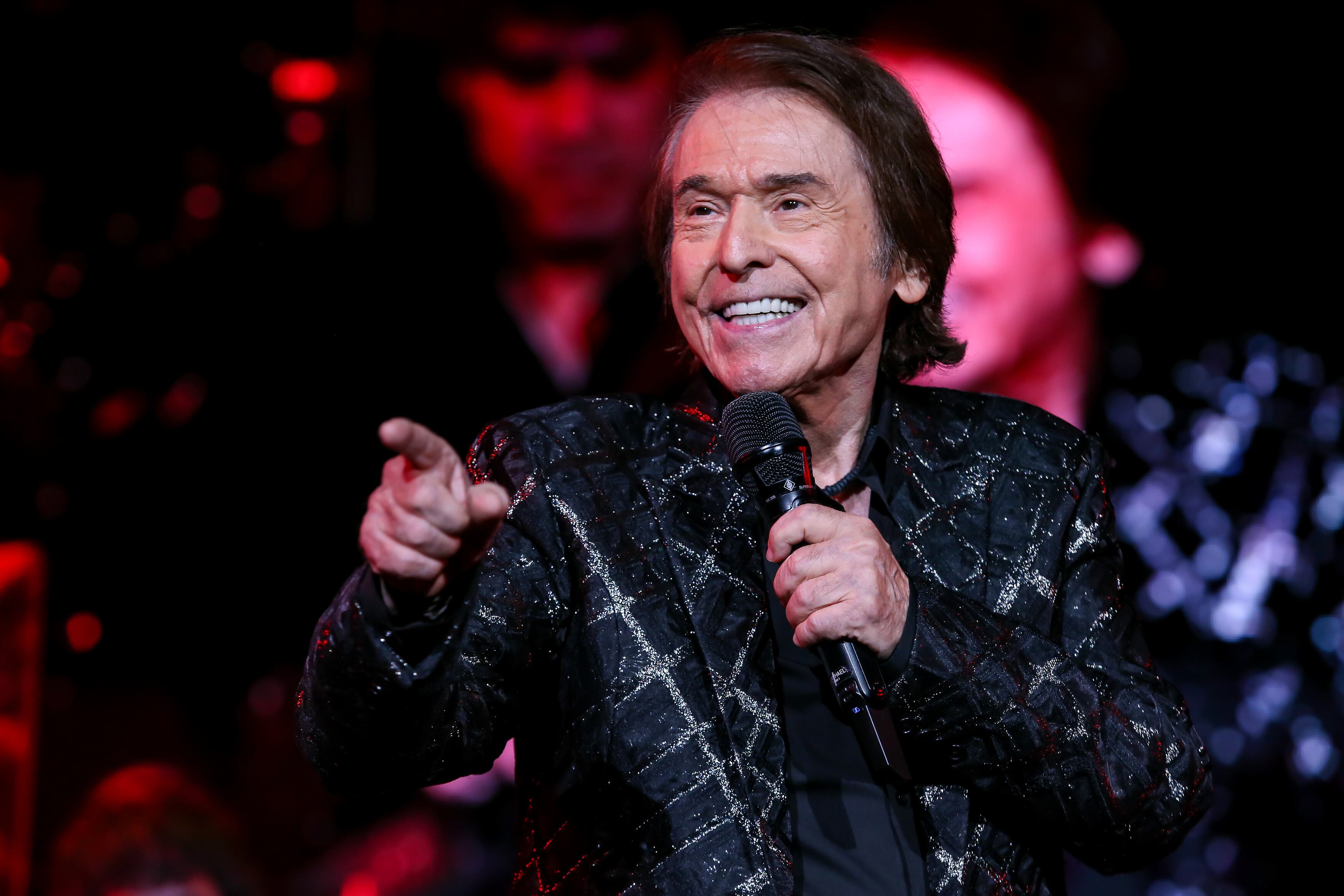 Raphael durante un concierto en México.