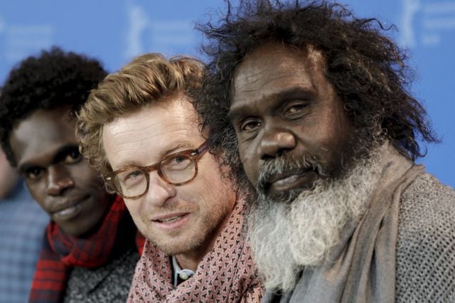 (De izq a der) Jacob Junior Nayinggul, Simon Baker y Witiyana Marika durante la presentación de 'High Ground' en la Berlinale de 2020