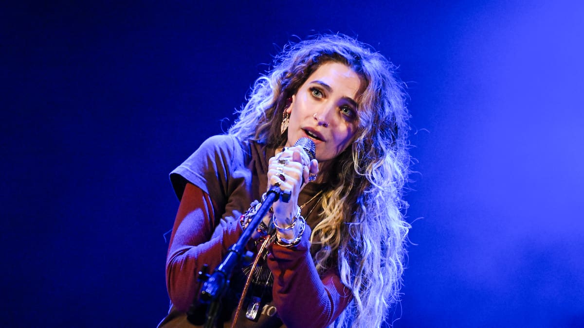 Paris Jackson y el crudo significado de la portada de su nuevo álbum, ‘Happiest Of My Life’