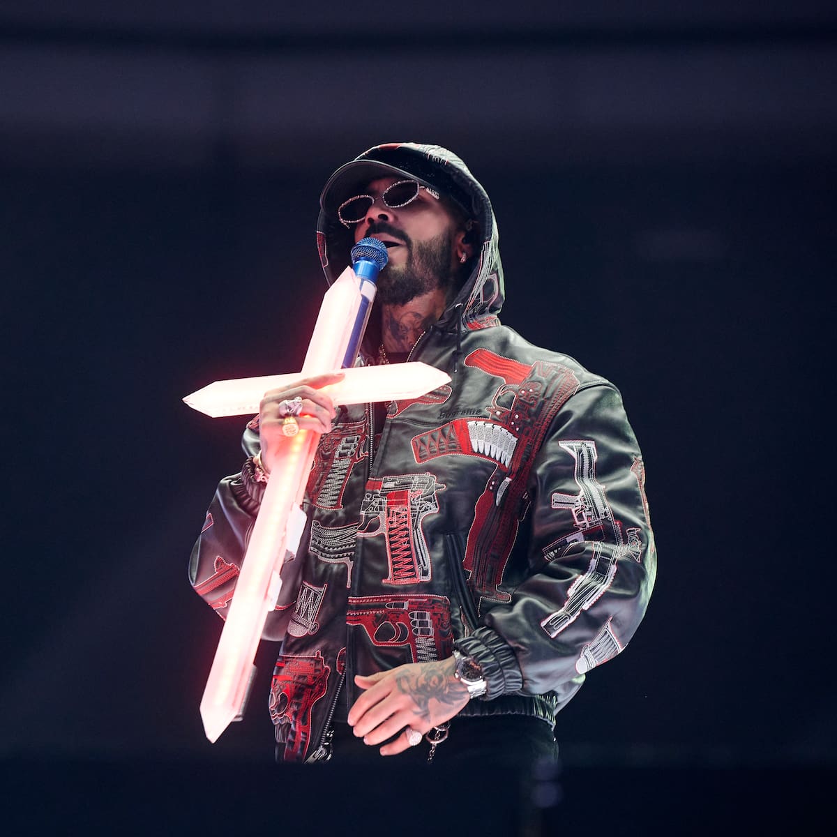 Anuel AA vuelve a 'La Velada del Año' con 20 minutos de retraso y evitando una frase de 'Amanecer': "No es culpa de él"