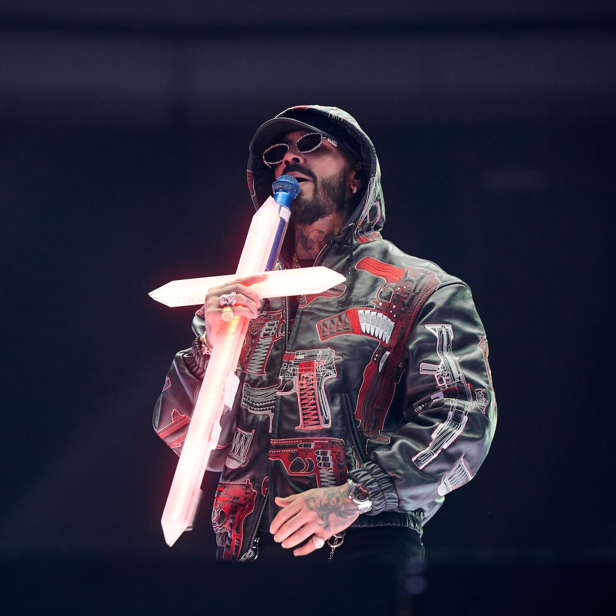 Anuel AA vuelve a 'La Velada del Año' con 20 minutos de retraso y evitando una frase de 'Amanecer': "No es culpa de él"